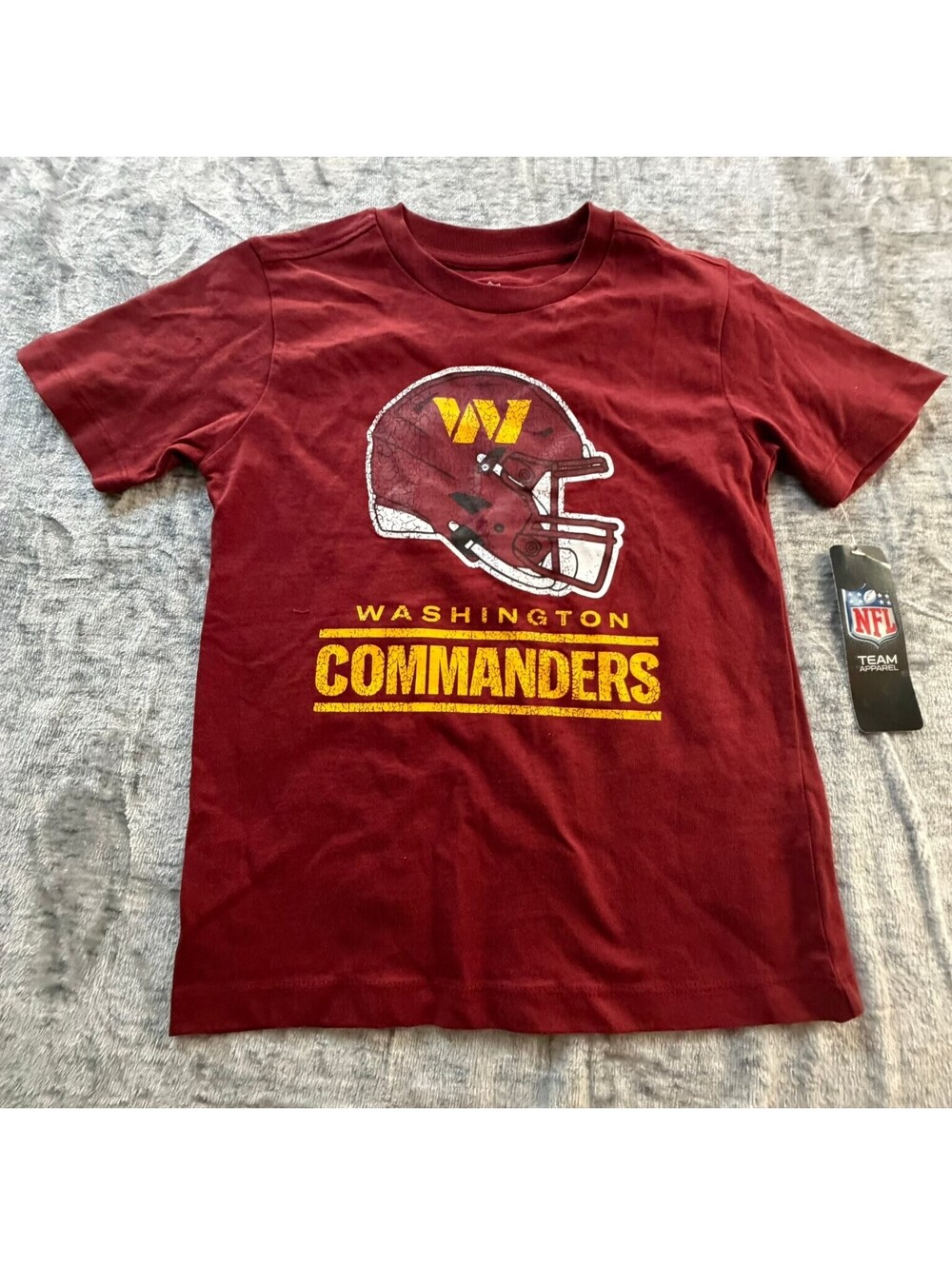 Washington Commanders T-Shirt Helmet Logo Size L-7 NFL Team Apparel